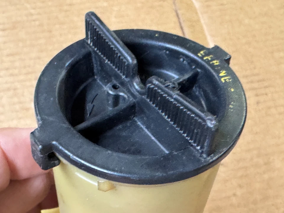 Bomba de dirección asistida Ford Mustang 87-93 reserva con varilla de medición OEM de fábrica Foxbody Foto 2 de 4