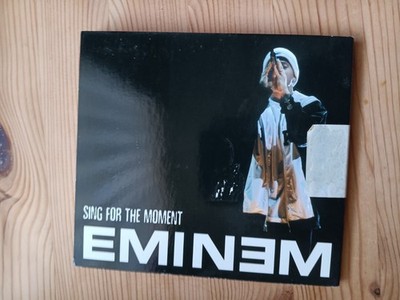 Eminem sing for the Moment limited Edition