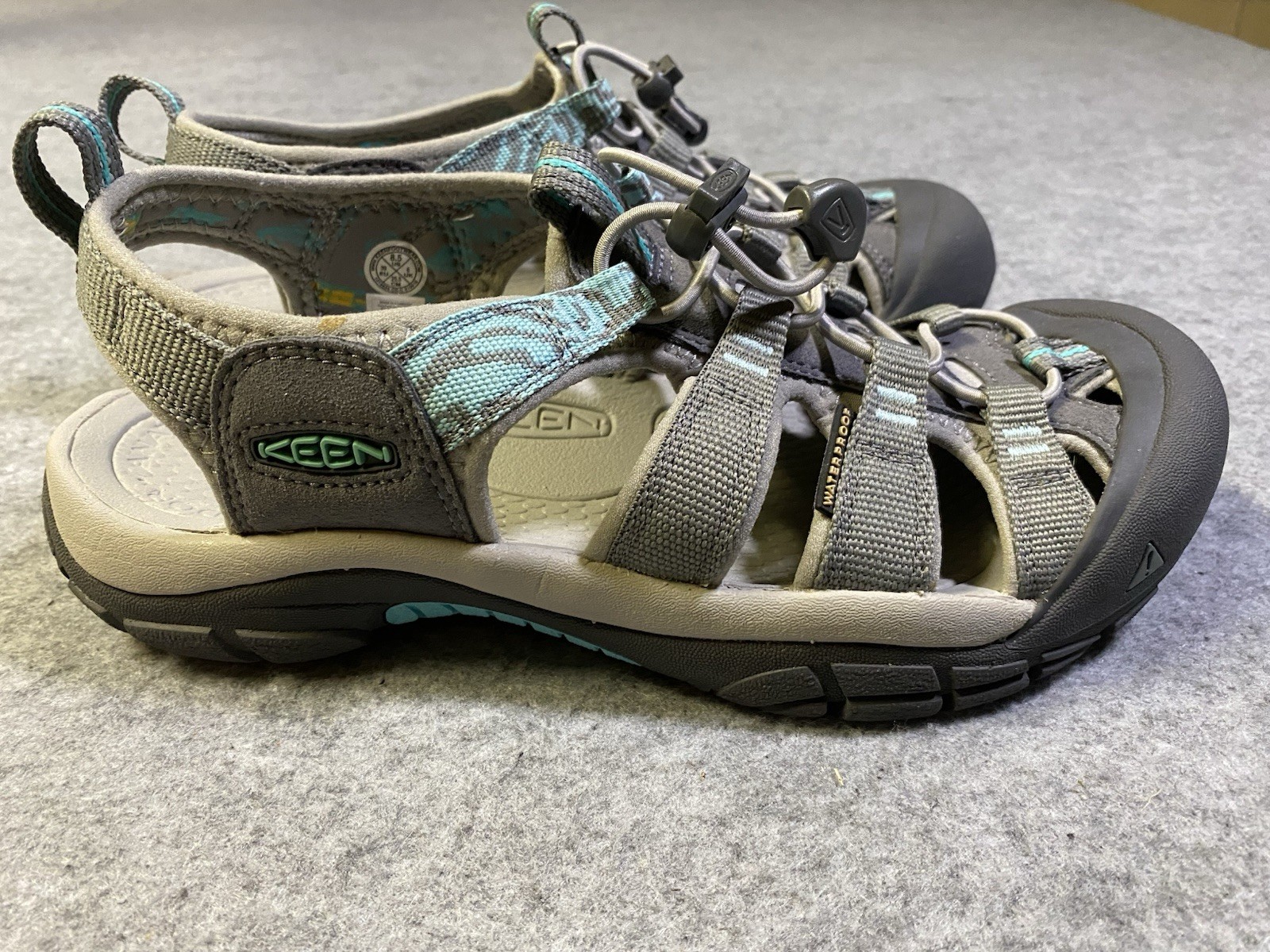 Keen Newport H2 sandalo donna punta chiusa impermeabile escursionismo grigio blu donna 8 5
