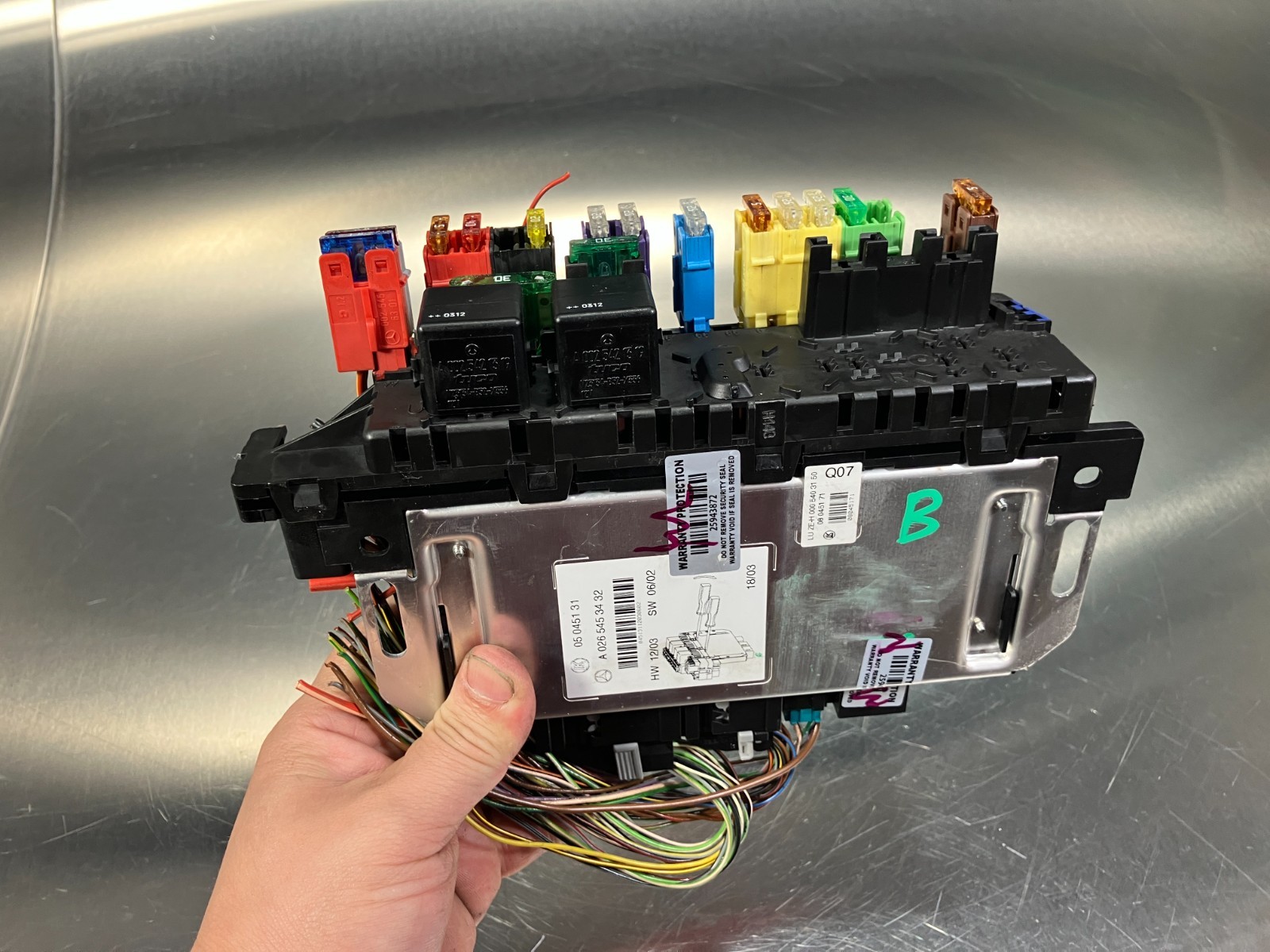 2003-2012 mercedes r230 sl500 sl550 sl55 rear sam fuse box relay module oem