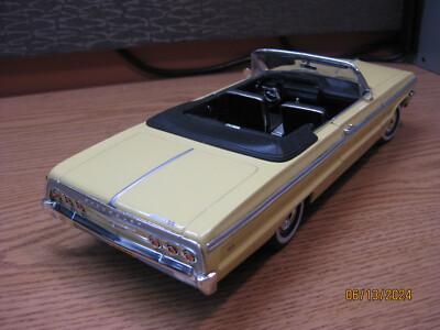 1/18 1964 CHEVROLET IMPALA CONVERTIBLE , PALE YELLOW ,ERTL