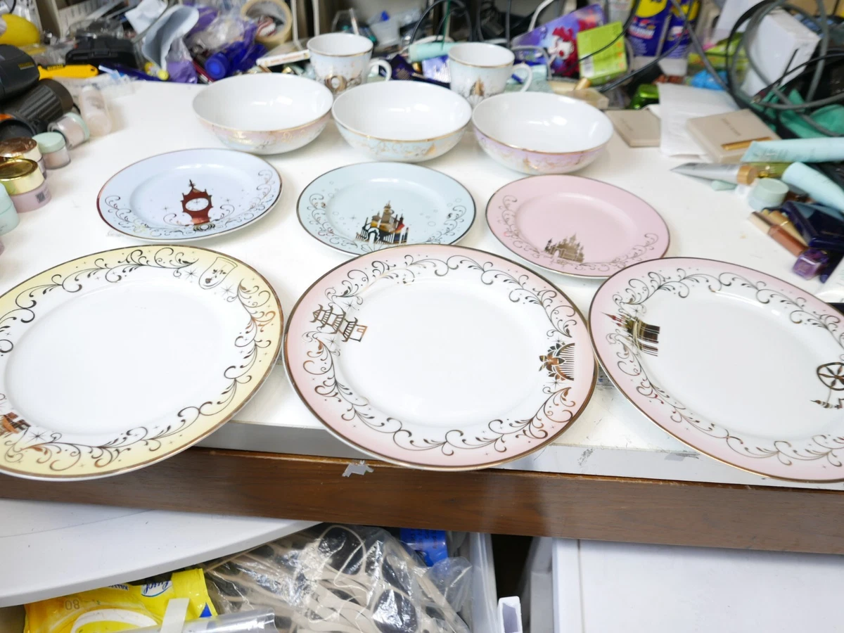 Disney Themed 11 Piece Ceramic Dinnerware Set Plates Bowls