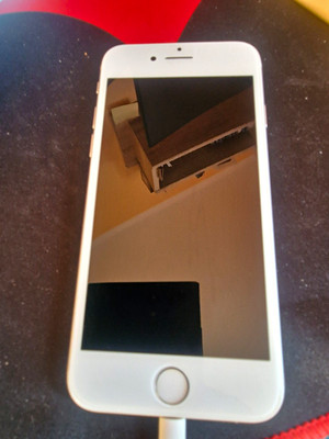Apple iPhone 8 64GB Silber/Weiß Smartphone