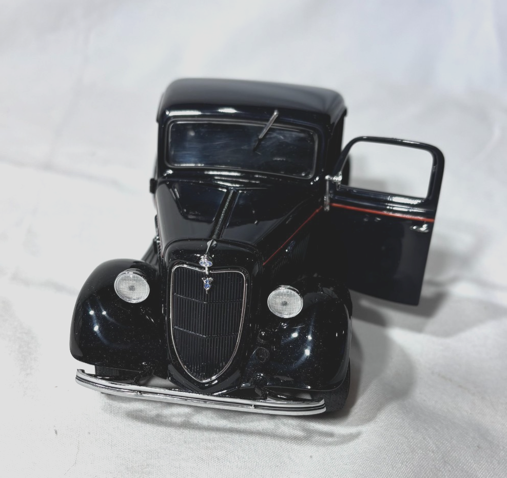 Danbury Mint 1935 Black Ford Pickup Truck 1/24 Diecast New Open