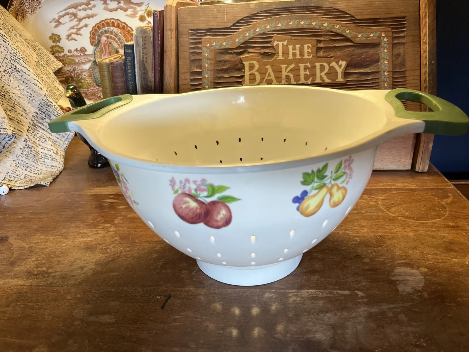 RARE Corelle Coordinates Corning Fruit Chutney Apple Pear Plastic Colander