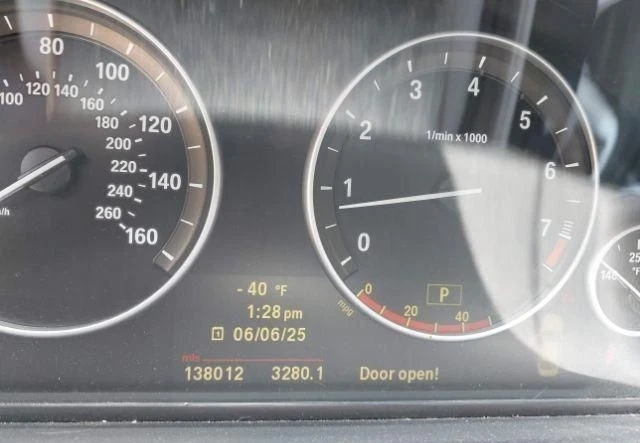 Conjunto motor = 3,0 L, 24 válvulas DOHC, 240 HP = BMW 528i 11 Foto 4 de 4