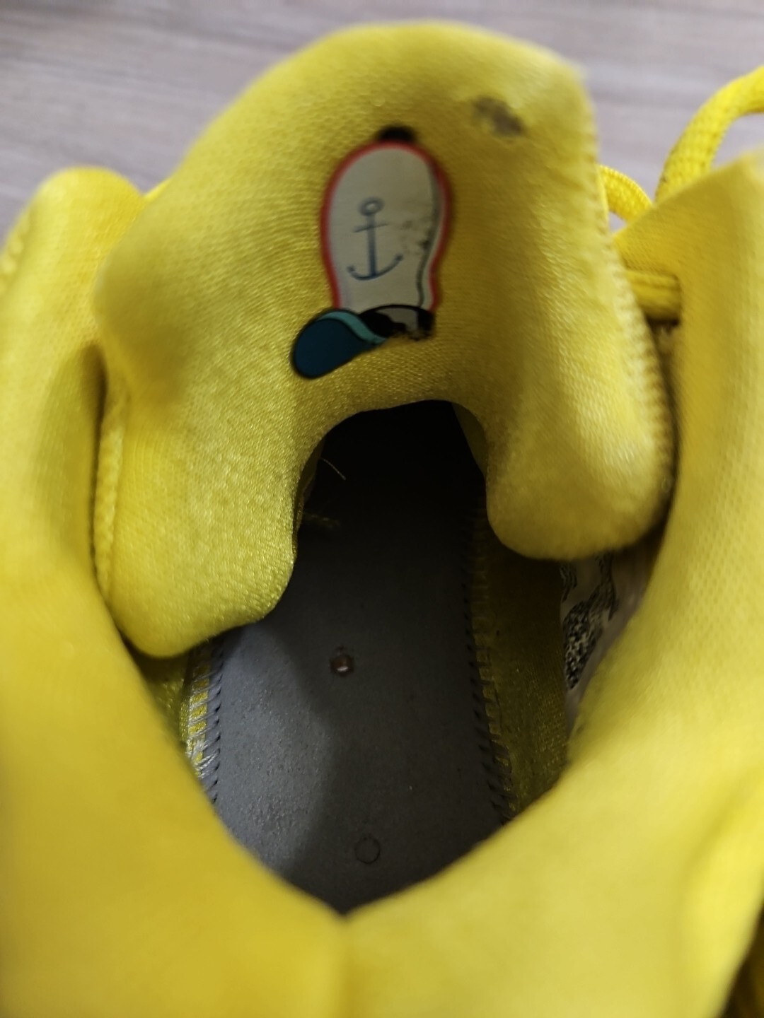 Nike Kyrie 5 x SpongeBob SquarePants 2019 Yellow Sz 5.5Y