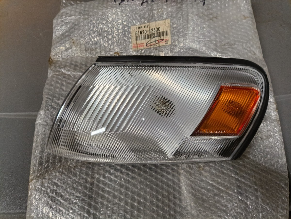 TOYOTA COROLLA E10 NEW GENIUNE LEFT CORNER LIGHT 81620-12530 | eBay