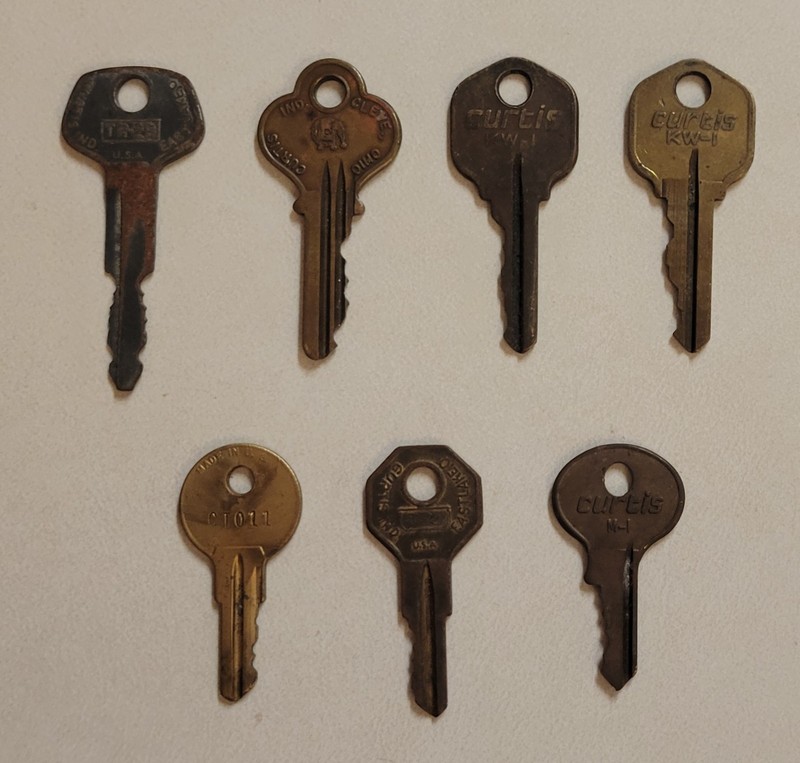 7 VINTAGE CURTIS INDUSTRIES KEYS TOYOTA TR-29 KW-1 T-2 M-1 CT011 EA1 BULLDOG