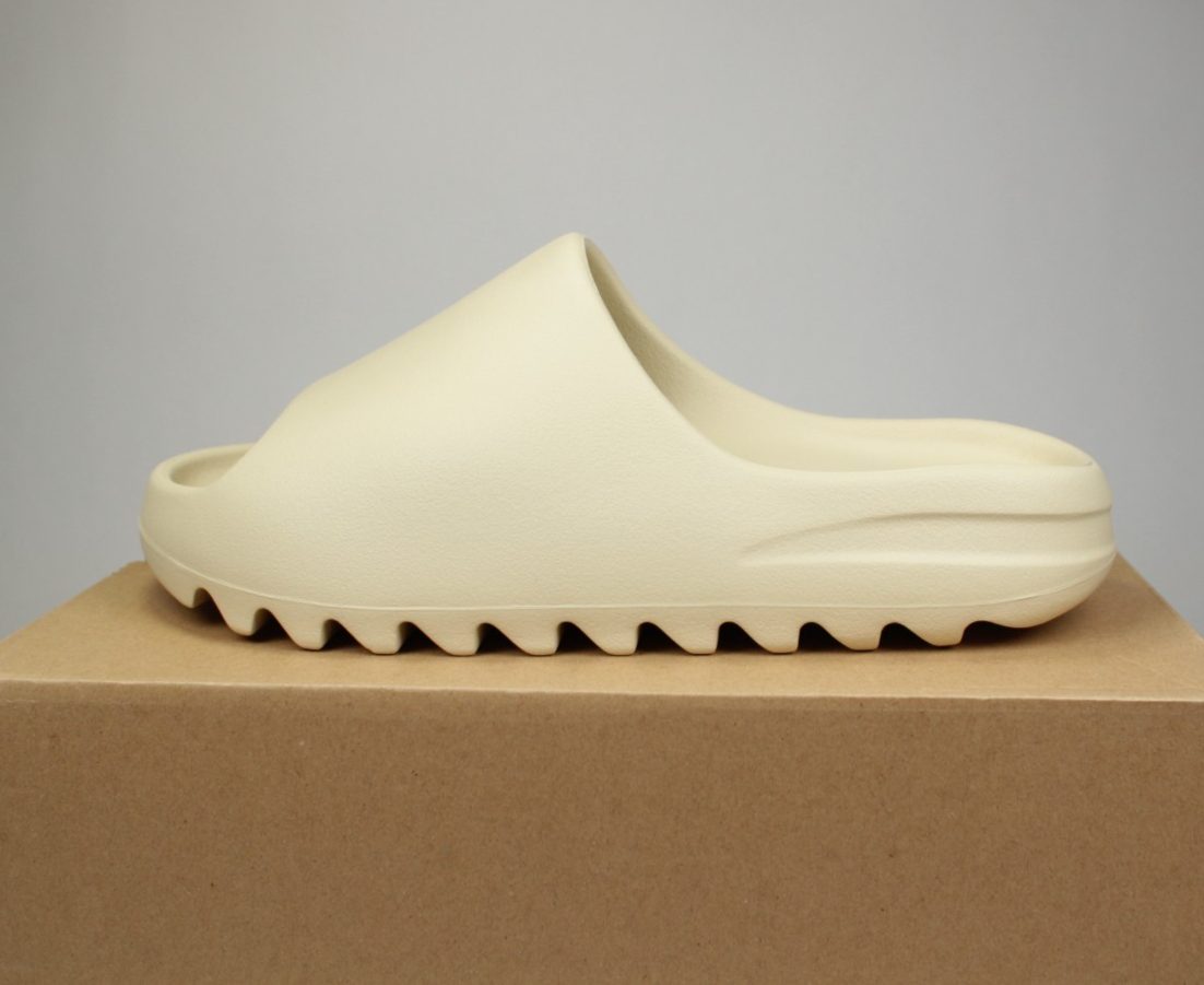 Adidas Yeezy Slide -SIZE 8US 