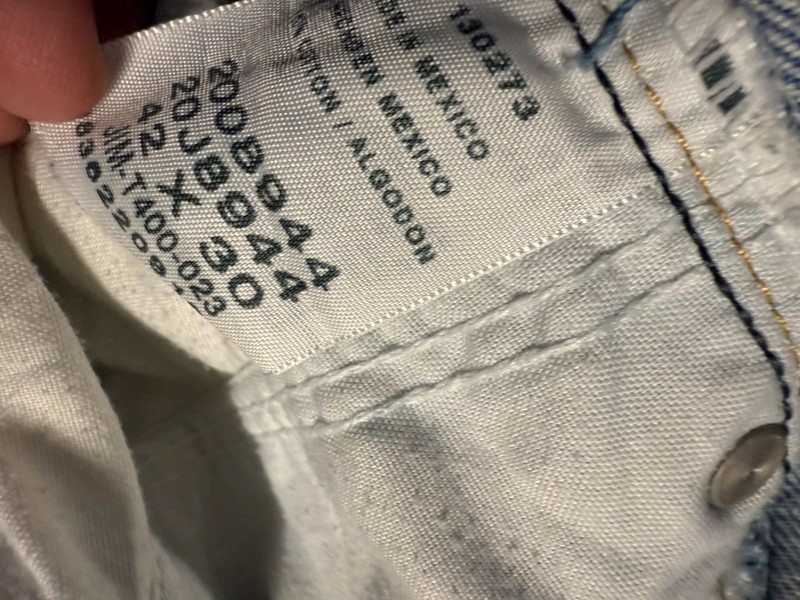 Lee light blue denim jeans size W42” x L30” regular fit straight leg. image 7
