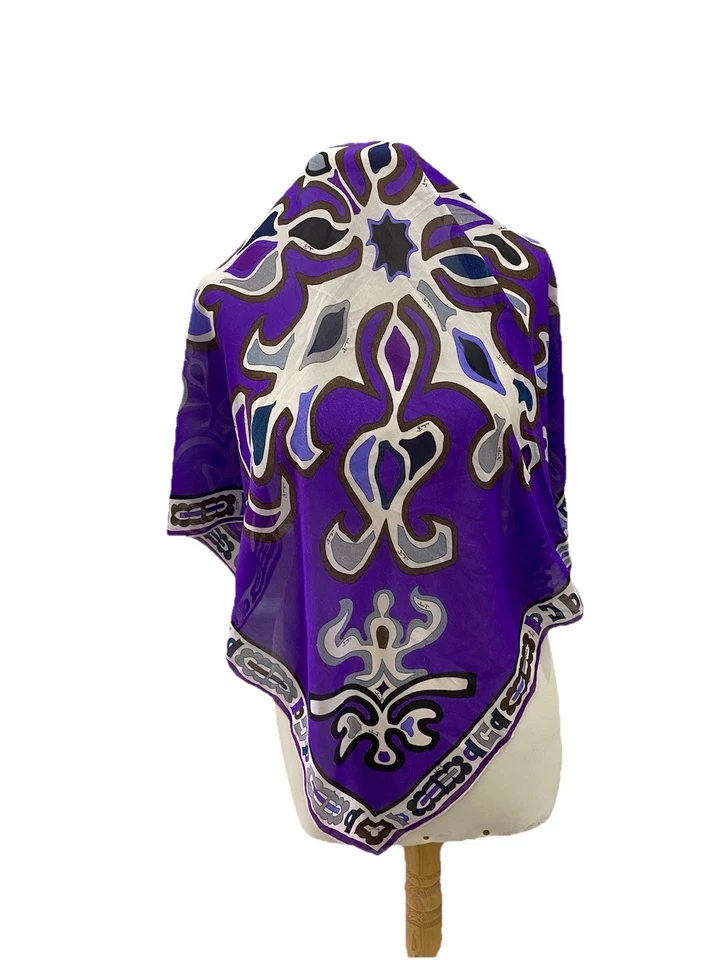 Шарф шелковый многоцветный с монограммой Emilio Pucci S1# 34 дюйма - Изображение 3 из 4