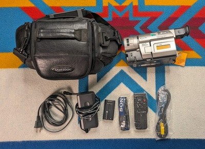 Sony Handycam CCD-TRV57 NTSC Video 8 Nightshot Battery + Charger +& Bag (Tested)