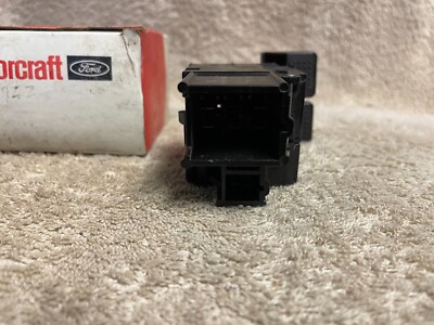 NOS FORD E7ZZ-11654-AB 1987-1993 FOX BODY MUSTANG LX HEADLIGHT