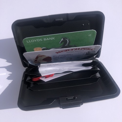 Santa's Lost Wallet Licence Novelty Christmas Eve Gift Keepsake Anti Scam Wallet - Picture 2 of 8