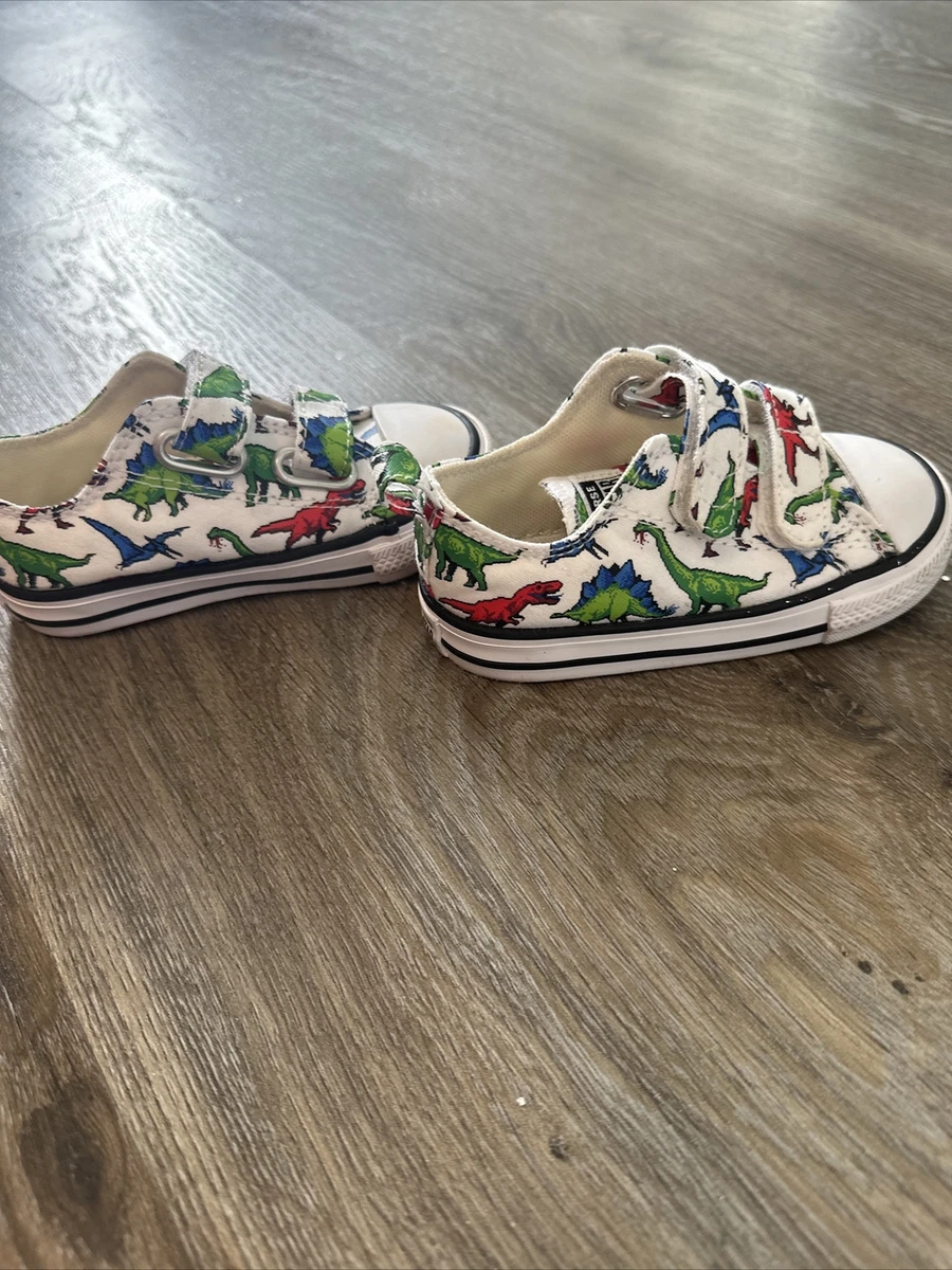 Converse dinosauri deals