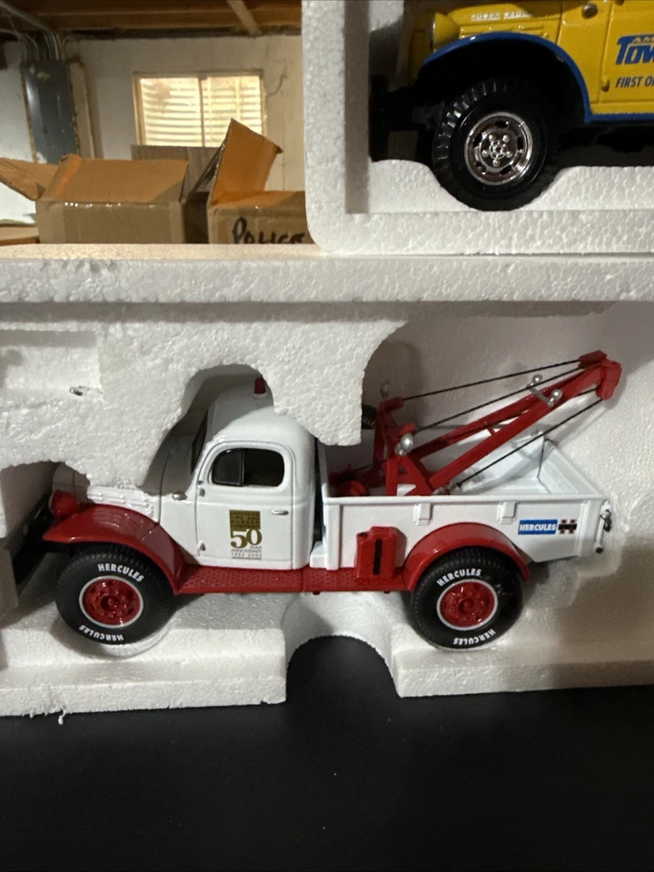 First Gear Dodge Power Wagon Tow Truck BUNDLE - Image 2 of 4