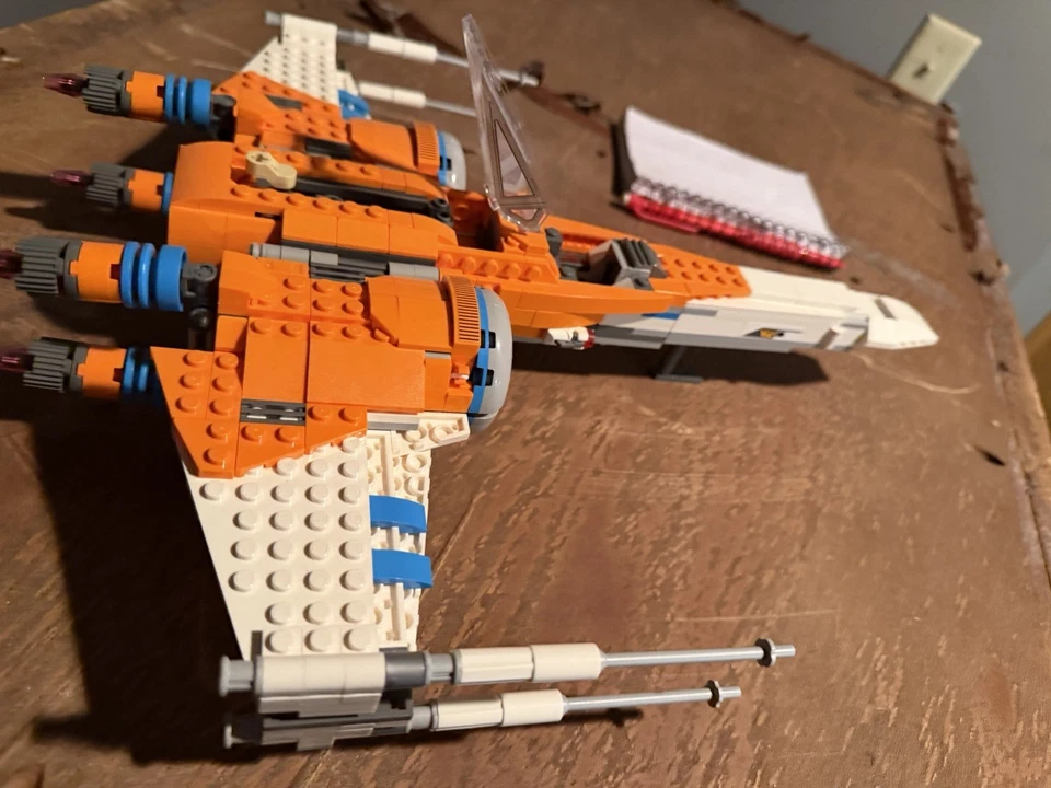 LEGO Star Wars: Poe Dameron's X-wing Fighter set, específicamente set número 75273 Foto 3 de 3