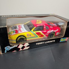 Terry Labonte 5 Kellogg's Corn Flakes Chevy 1:24 Revell NASCAR Diecast