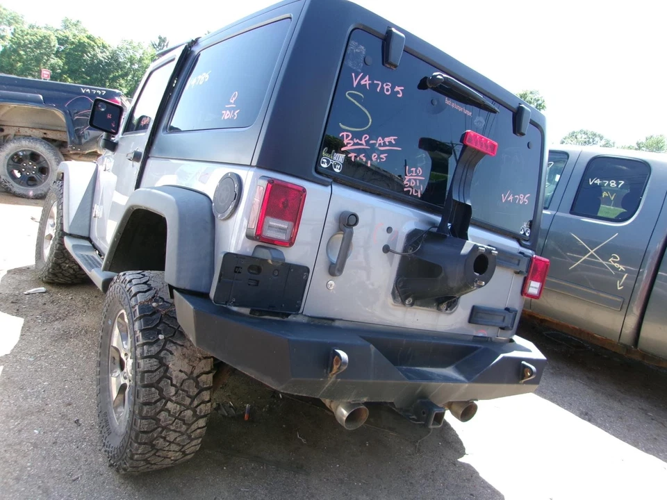 Used Rear Axle Assembly Rear fits: 2016 Jeep Wrangler Dana 44 LHD 3.21 ratio w/o Foto 3 de 4