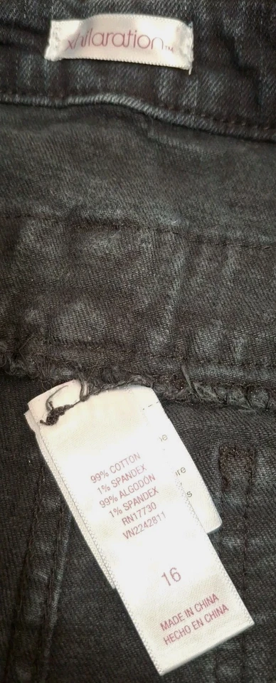 Pantalones Cortos de Denim Para Mujer Xhilaration 3 Botones Negros Talla 16 Puño 4 Bolsillos Estilo Foto 3 de 4