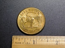 VINTAGE MEDAL TOKEN GREEN RIVER WHISKEY GOOD LUCK HORSESHOE