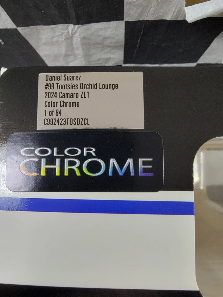 Daniel Suarez #99 Tootsies Orchid Lounge CHROME 2024 Camaro 1:64 C992423TOSDZCL - Immagine 2 di 4