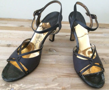 Vintage Shoes 9N LORD AND TAYLOR Black Strappy gold sandal dancE HEELS PUMP