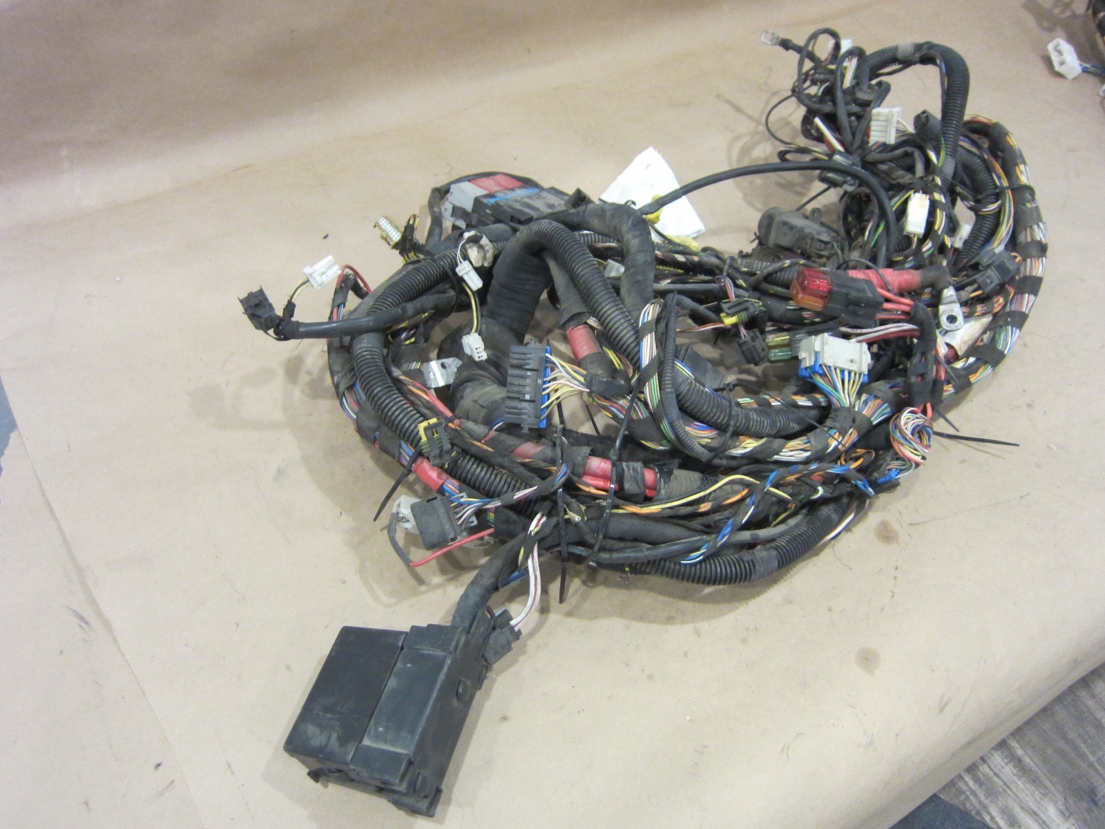 Maserati Spyder . RH Longitudinal Cables Part# 193422