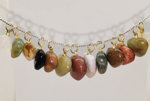 Agate Mix Heart Pendants 10 to 22mm Natural Charm Drops from India 50pc lots NEW - Picture 12 of 12