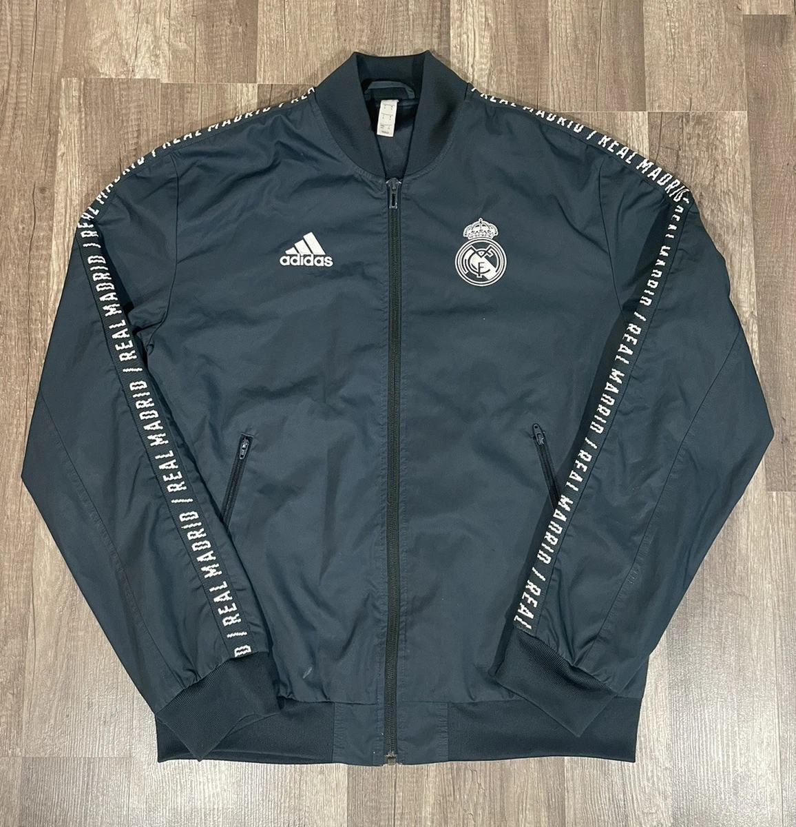 Preços baixos em Real Madrid Futebol Clube Internacional Preto