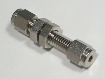 1- Swagelok Stainless Steel Bulkhead Union, 1/8'' OD Tube, SS-200-61