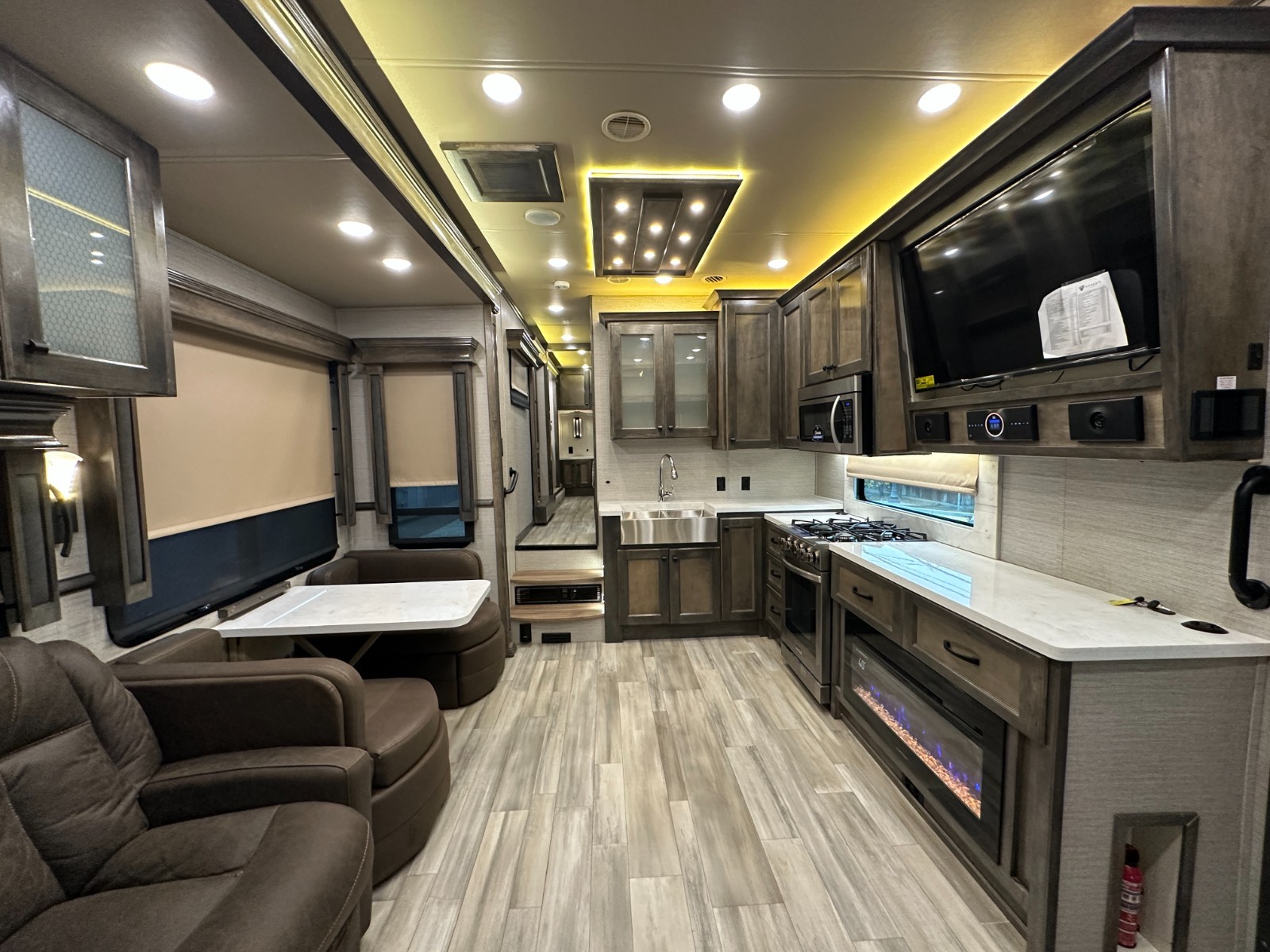 2022 VANLEIGH BEACON 32RLB LUXURY FIFTH WHEEL TRAILER "TIFFIN"
