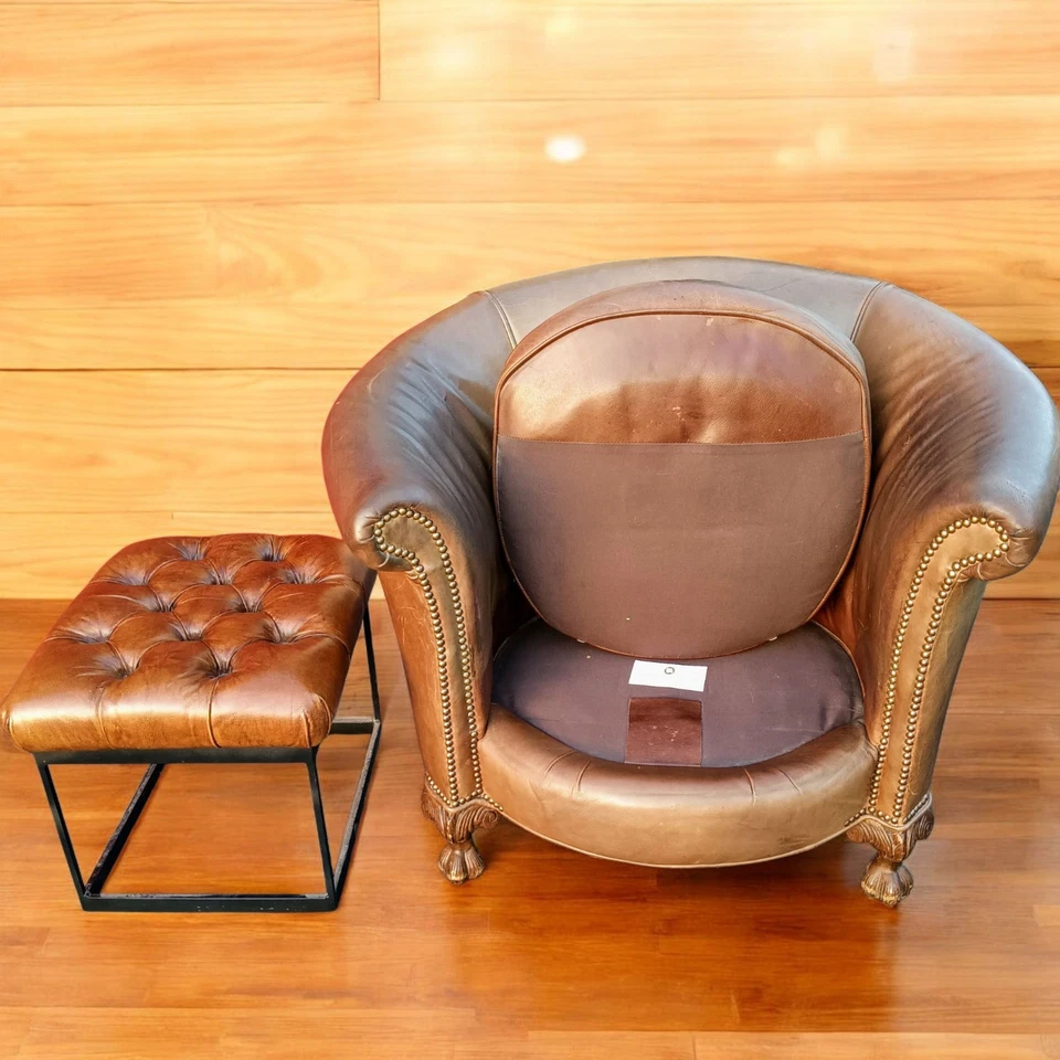 Antiguo juego de silla de cuero y otomana de cuero Hickory Tannery Barrel Foto 2 de 4