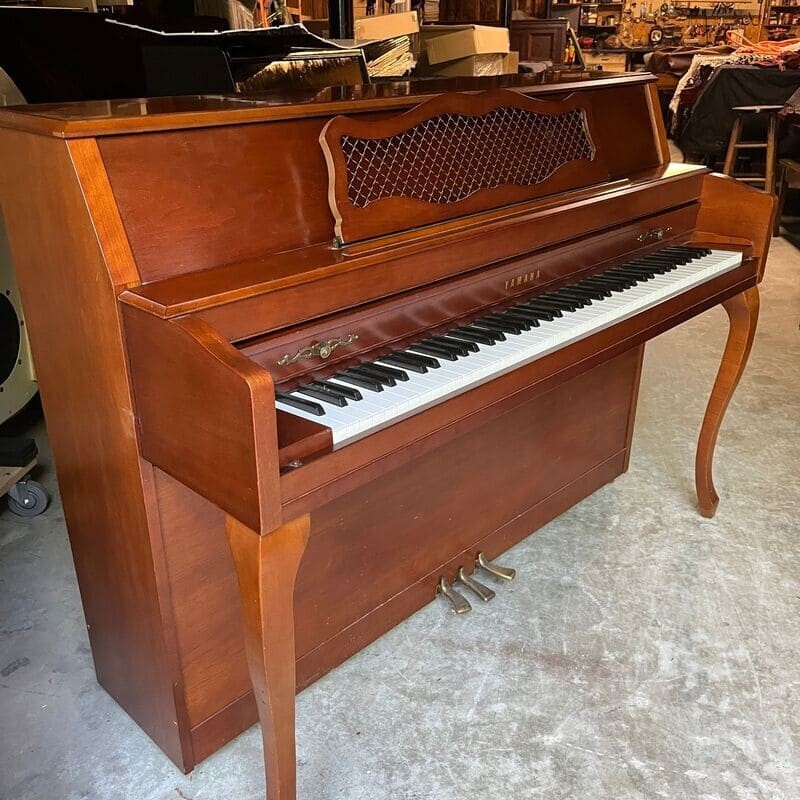 Yamaha M305 Upright Piano - Classic Style
