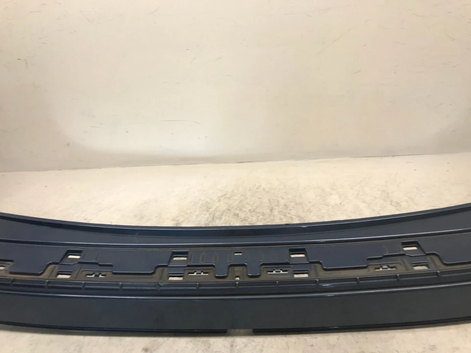 Cubierta de parachoques superior trasero azul Ford Explorer Base/XLT/Sport/Limited 18-2019 OEM Foto 3 de 4