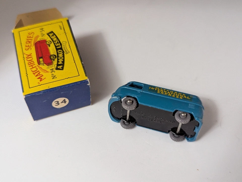 Matchbox No. 34 VW Van blue small grey wheels in Box - Image 2 of 3