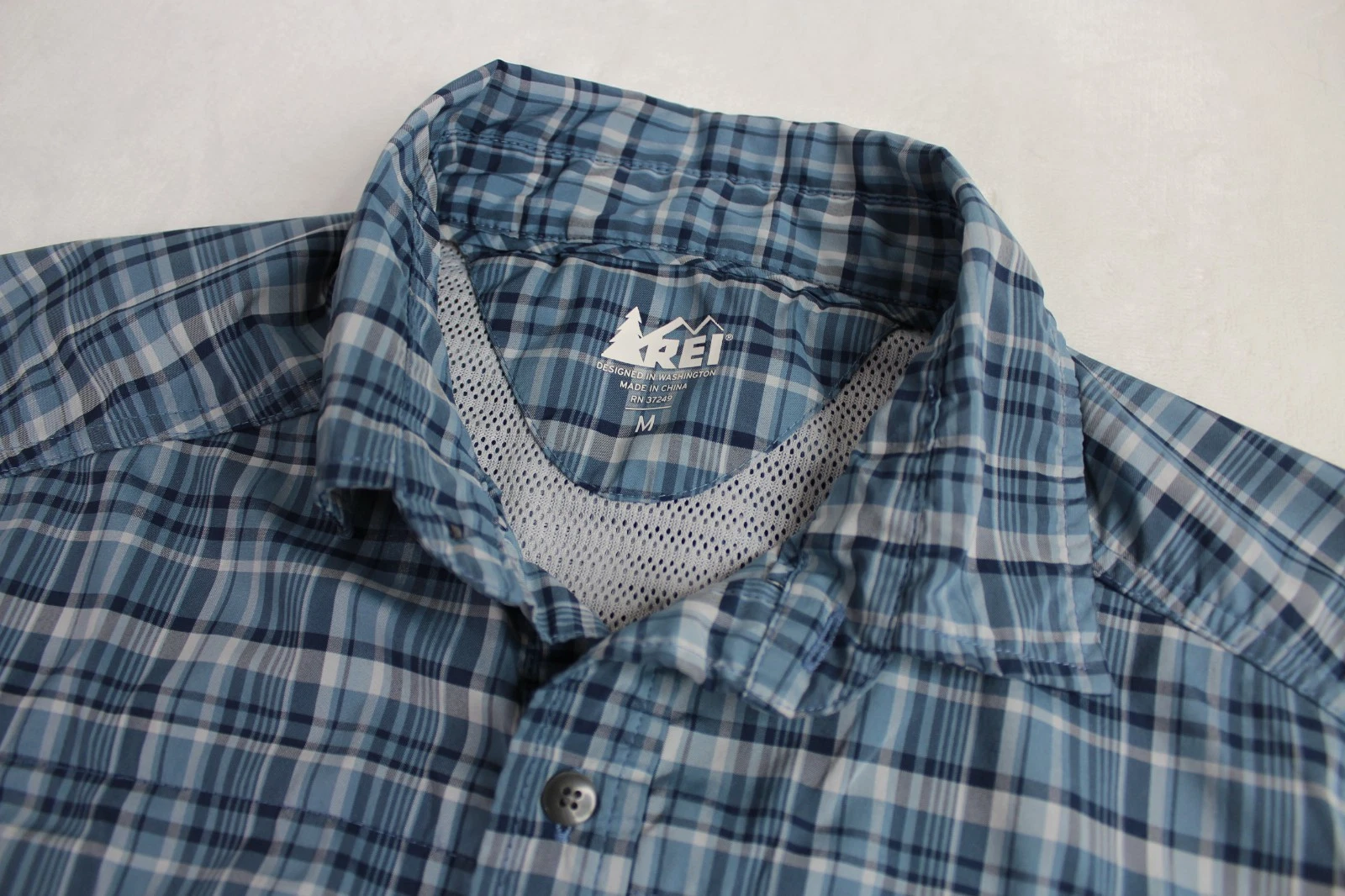 Mens M Medium REI Blue Gray Long Sleeve Button Up Outdoor Hiking Camp Shirt