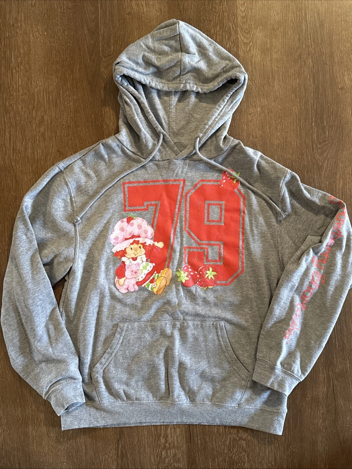 Strawberry Shortcake 79 Hoodie Size Women’s Large Graphic Print Long Sleeve Grey
