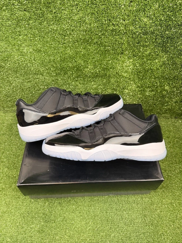 シューズ(男性用) Nike Air Jordan 11 Retro Low \