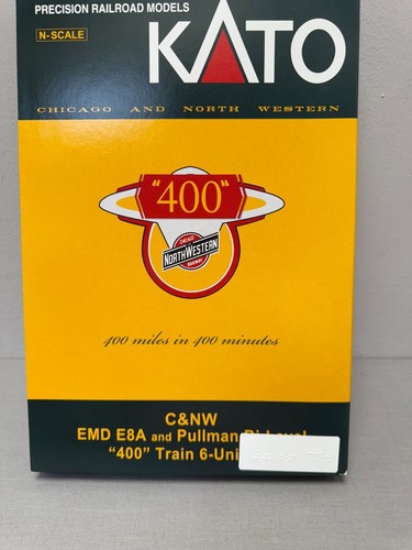 Kato 106-104-LS N Scale C&NW EMD E8A & Pullman Bi-Level "400" Train 6-Unit-Set - Picture 8 of 14