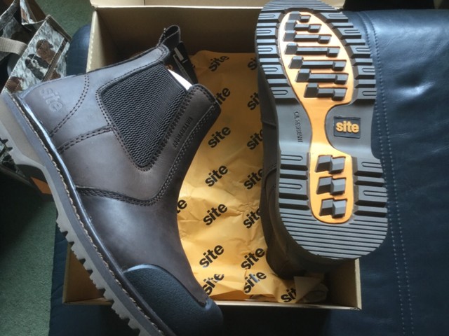 wide fit dealer safety boots