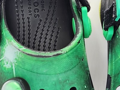Crocs x Ron English Area 54 Toddler Boys Size C9 Green All  display picture 3