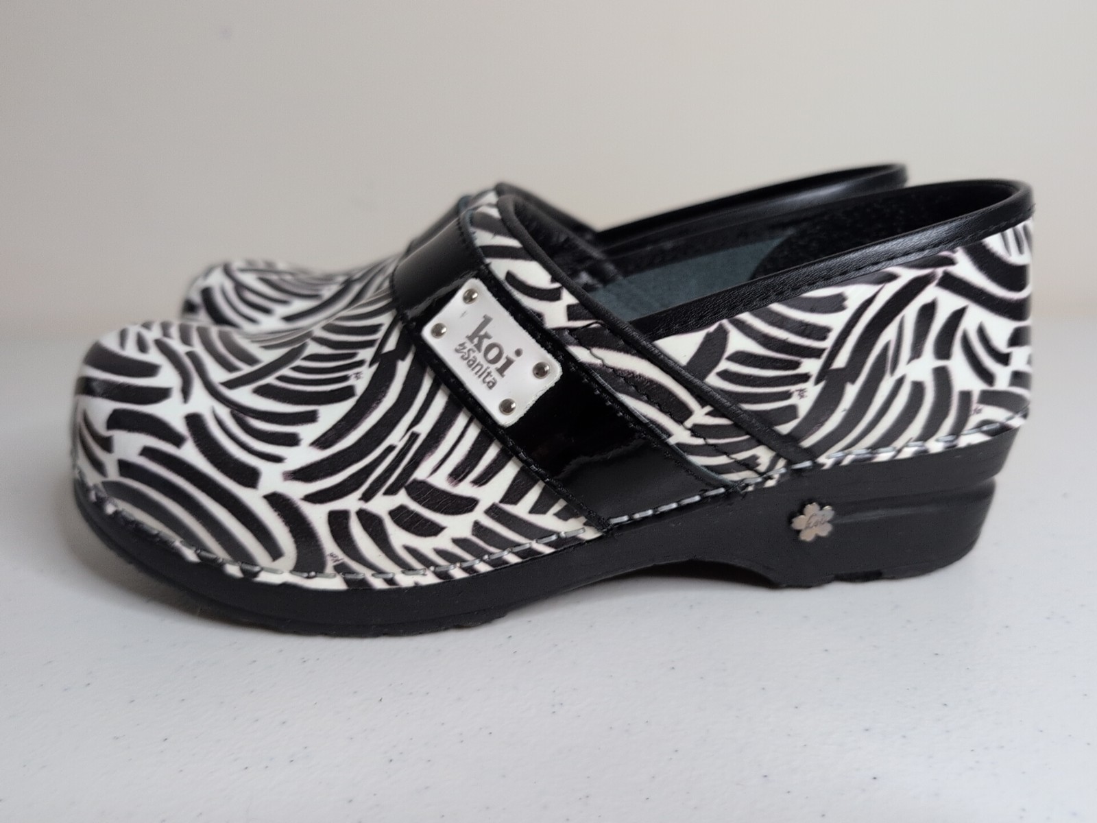 Koi By Sanita Clogs Size 41 Professional Medical Footwear
