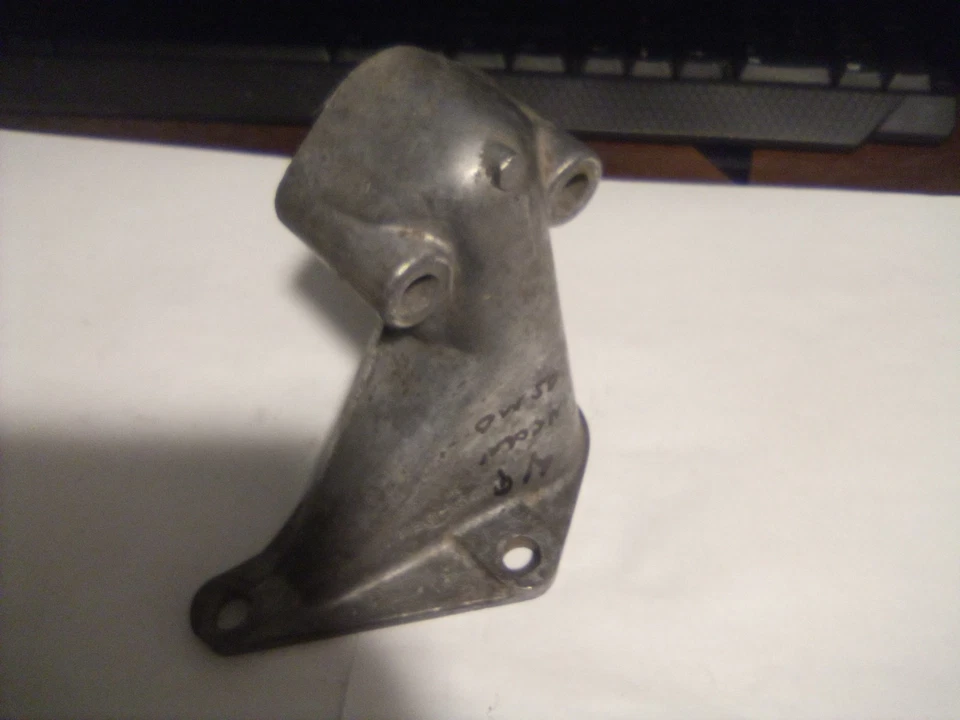 Adaptador/suporte para bomba de combustível 1949 1950 1951 Lincoln & Cosmopolitan 8EQ-9416 - Imagem 2 de 4