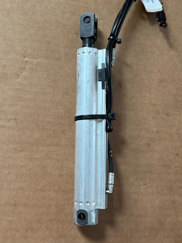 2006 2007 2008 2009 Pontiac G6 Convertible Trunk Lid CENTER Hydraulic Cylinder - Image 3 of 4