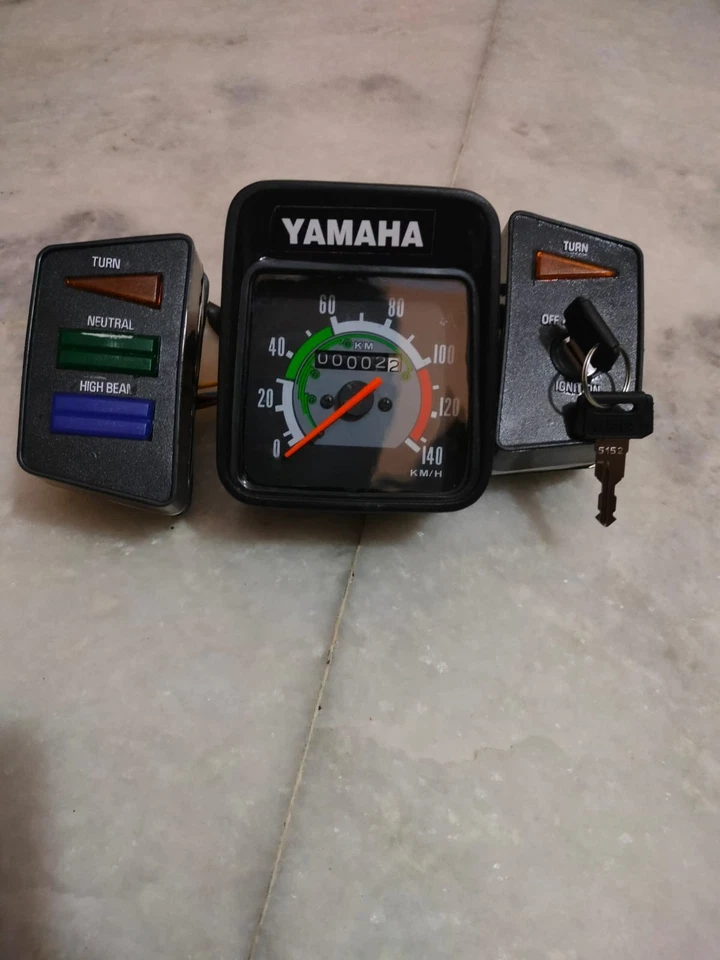 For Yamaha L2SN DT100 X YB100 Deluxe RX100 Speedometer Assy Ignition Switch Set Foto 2 de 4