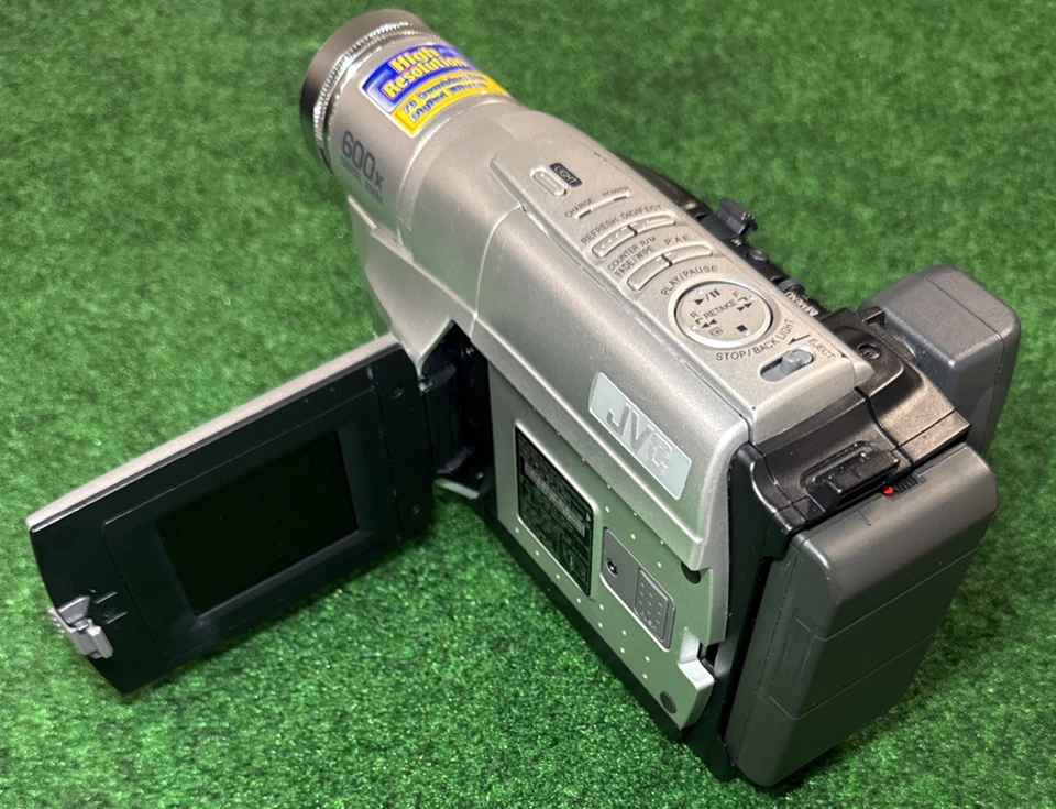 JVC GR-SXM250U VHS-C Compact Camcorder W/  Bag, Battery. Not Tested EUC - Image 2 of 4