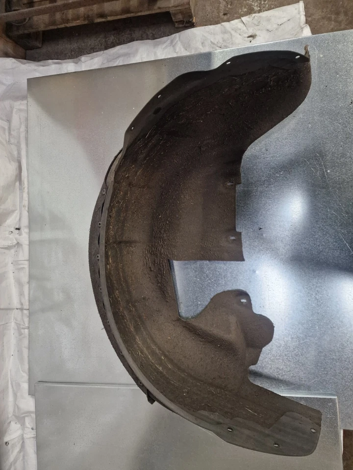 GENUINE VOLVO V70 MK3 2007-2016 REAR LEFT/right SIDE WHEEL ARCH SPLASH GUARD — 第 3/4 张图片