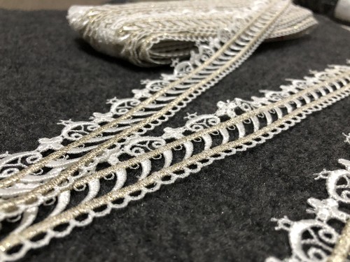 3cm White & Gold Venise Lace Ribbon Craft Sewing DIY Per Meter Embellishment - Picture 2 of 6